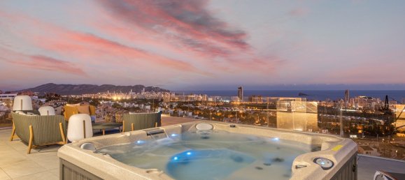 Villa de 5 dormitorios en Finestrat, Spain No. 2677 2