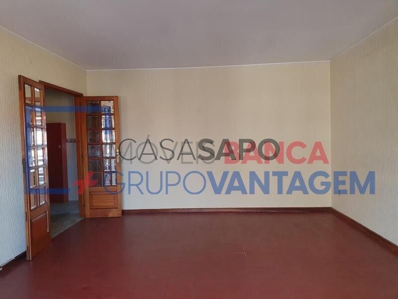 Квартира с 3 спальнями в Вила Нова ди Гая, Португалия № 247869