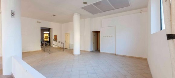 Gewerbliche Immobilie in Poggibonsi, Italy 227m², Nr. 14252 9