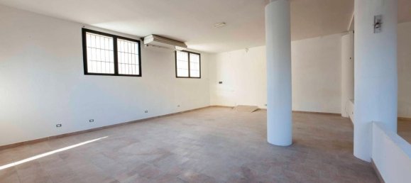Gewerbliche Immobilie in Poggibonsi, Italy 227m², Nr. 14252 17