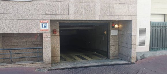 موقف سيارات في Levallois-Perret, France 10متر مربع رقم 329020 3