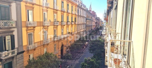 5 bedrooms Apartment in Naples, Italy No. 301298 10