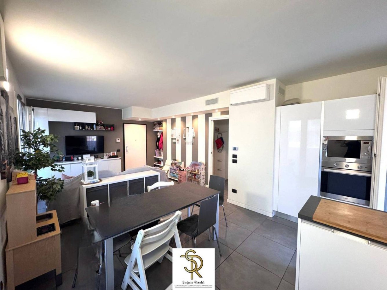 2 bedrooms Apartment in Cerro Maggiore, Italy No. 286898