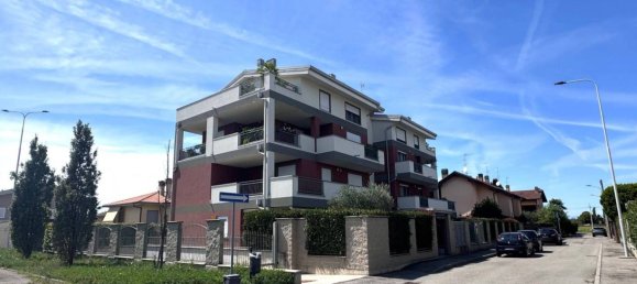 2 bedrooms Apartment in Cerro Maggiore, Italy No. 286898 4