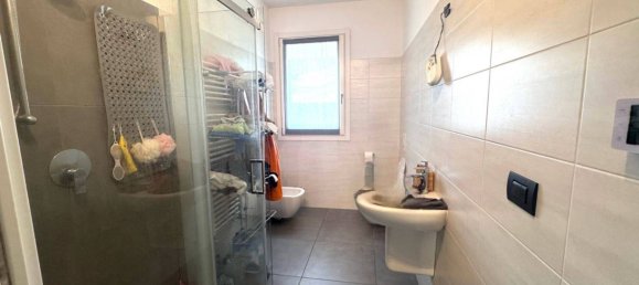 2 bedrooms Apartment in Cerro Maggiore, Italy No. 286898 3