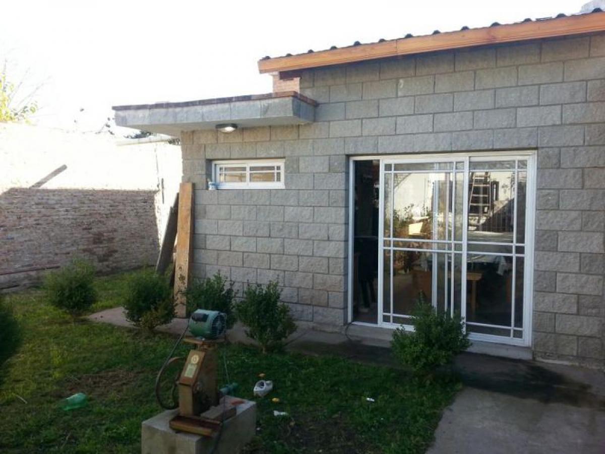 3 bedrooms House in Almirante Brown, Argentina No. 78600