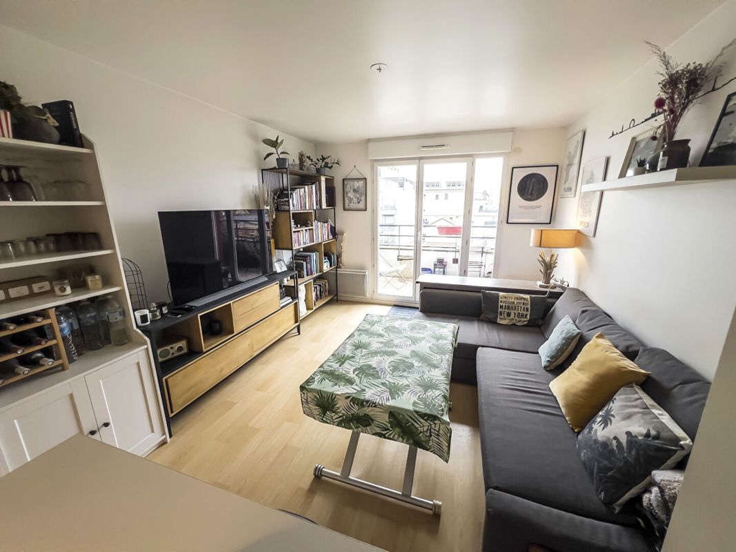 Apartamento de 2 dormitorios en Bezons, France No. 164099