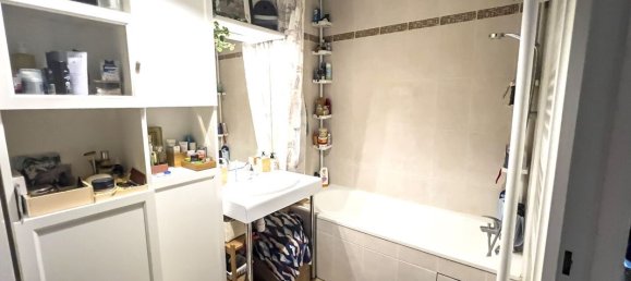 Apartamento de 2 dormitorios en Bezons, France No. 164099 8