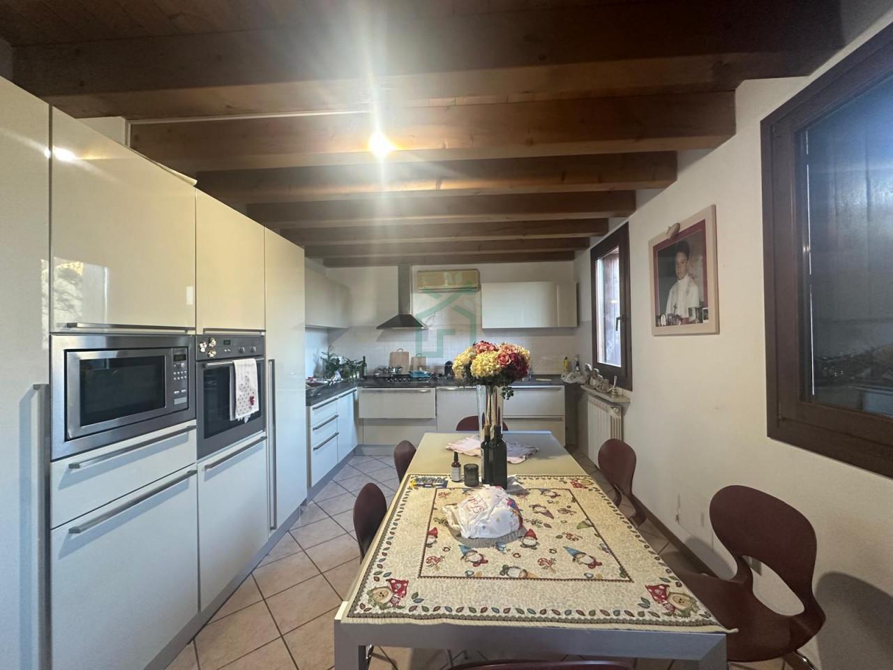 6-Zimmer Doppelhaus in Zevio, Italy, Nr. 234435