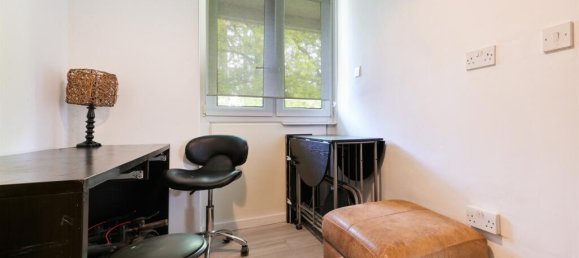 Studio in London, United Kingdom No. 9909 4