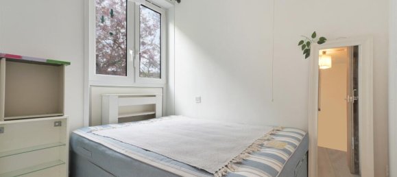 Studio in London, United Kingdom No. 9909 2