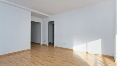 Apartamento de 2 dormitorios en Terrassa, Spain No. 143146