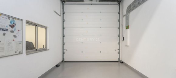 598m² Warehouse in Seixal, Portugal No. 98994 27