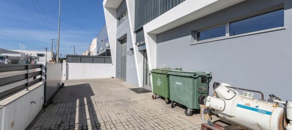 598m² Warehouse in Seixal, Portugal No. 98994 5