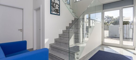 598m² Warehouse in Seixal, Portugal No. 98994 12