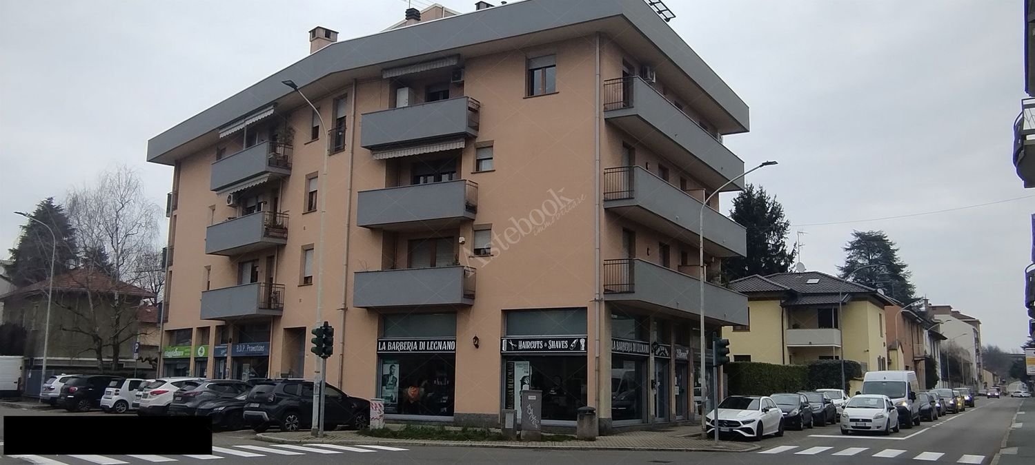 67m² Office in Legnano, Italy No. 226835