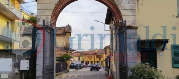 Квартира с 3 комнатами в Бьяссоно, Италия № 2463 2