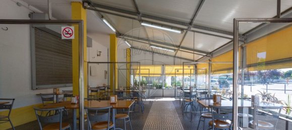 204m² Commercial property in Setubal, Portugal No. 141097 15