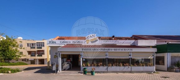 204m² Commercial property in Setubal, Portugal No. 141097 27