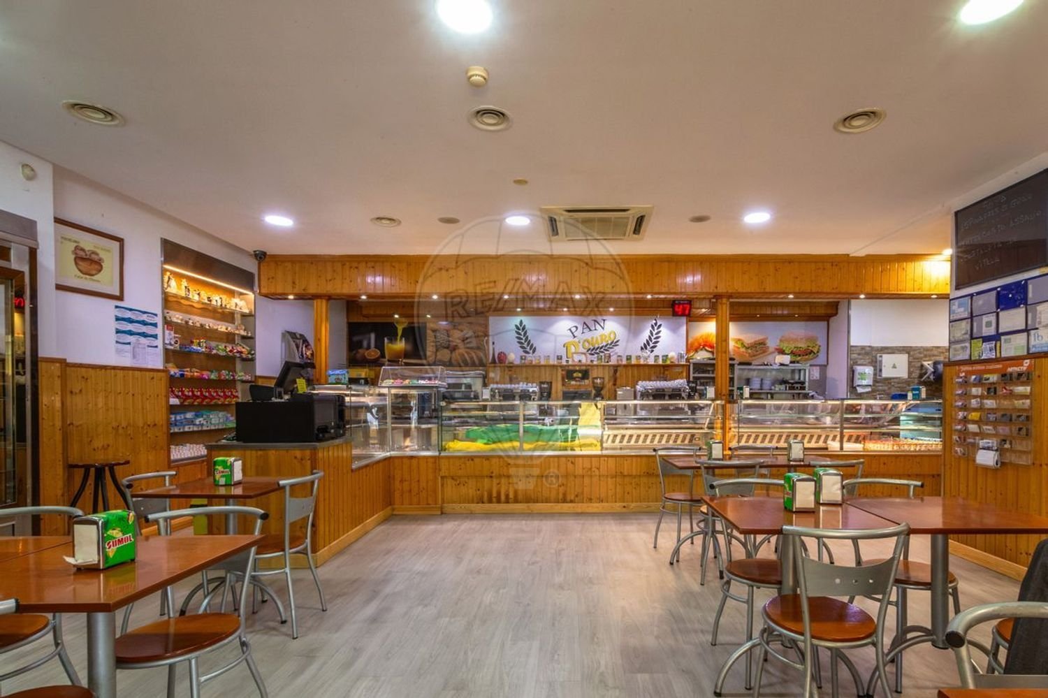 204m² Commercial property in Setubal, Portugal No. 141097