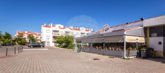 204m² Commercial property in Setubal, Portugal No. 141097 20