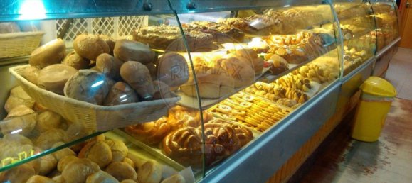 204m² Commercial property in Setubal, Portugal No. 141097 10