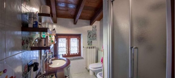 3-salle Appartement à Sesto Calende, Italy No. 37719 8