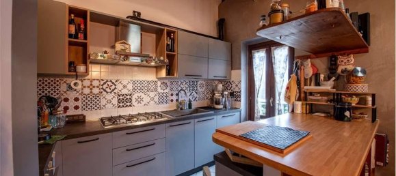 3-salle Appartement à Sesto Calende, Italy No. 37719 2