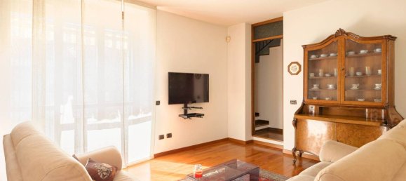 3 bedrooms Apartment in Malnate, Italy No. 209988 18