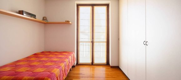 3 bedrooms Apartment in Malnate, Italy No. 209988 34