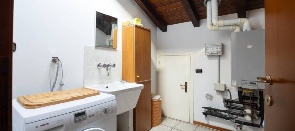 3 bedrooms Apartment in Malnate, Italy No. 209988 4