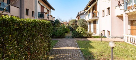 3 bedrooms Apartment in Malnate, Italy No. 209988 6