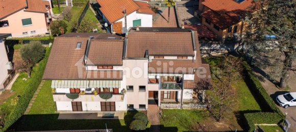 3 bedrooms Apartment in Malnate, Italy No. 209988 10