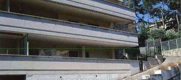 3 rooms Apartment in Rome, Italy No. 194444 30