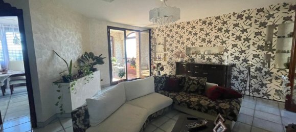 4 rooms Apartment in Catanzaro, Italy No. 131983 7