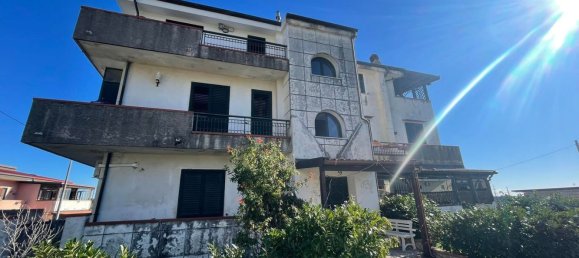 4 rooms Apartment in Catanzaro, Italy No. 131983 16