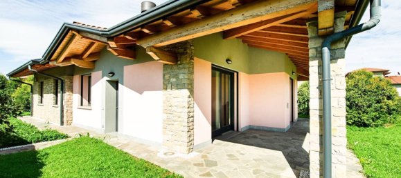 3 bedrooms Villa in Madone, Italy No. 296793 5