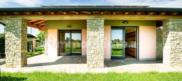 3 bedrooms Villa in Madone, Italy No. 296793 4