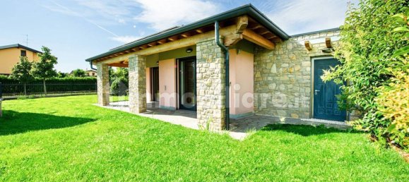 3 bedrooms Villa in Madone, Italy No. 296793 3
