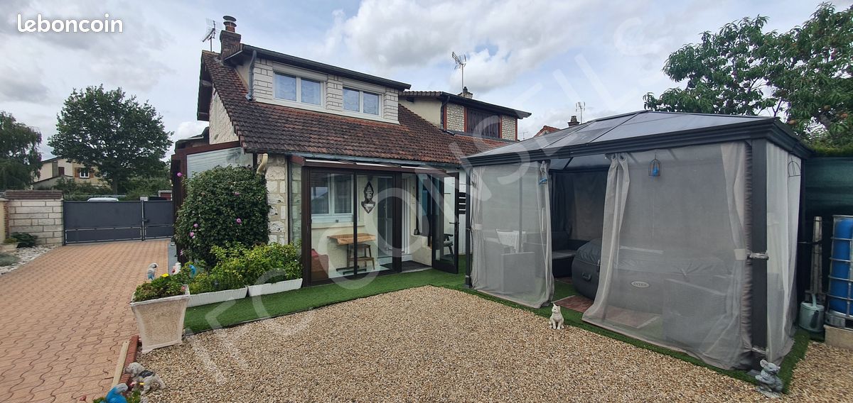 2 bedrooms House in Eure, France No. 356169