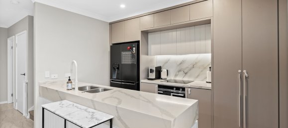 4 bedrooms Townhouse in Helensvale, Australia No. 222 3