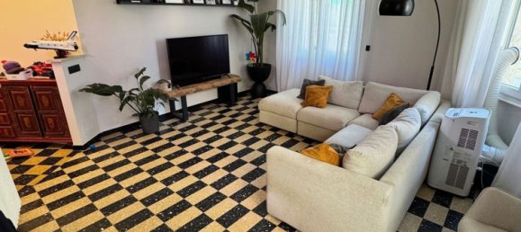 4 Schlafzimmer Wohnung in Alessandria, Italy, Nr. 351467 2