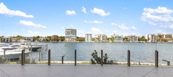 3 dormitorios propiedad comercial en venta en Miami, Miami-Dade, Florida, USA № 614552 3
