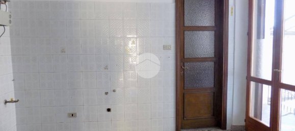 2 bedrooms Apartment in Chivasso, Italy No. 218559 3