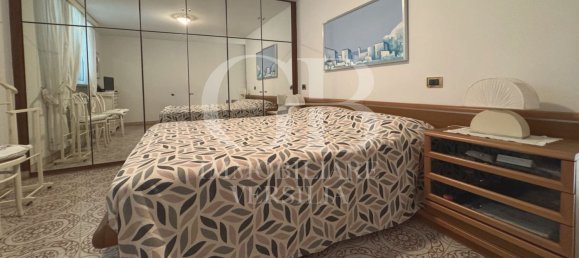 5 rooms Apartment in Camaiore, Italy No. 281585 3