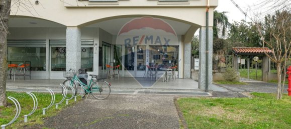 Коммерческая недвижимость с 1 комнатой в Урньяно, Италия № 132676 29