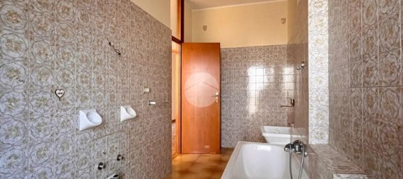 4 rooms Apartment in Asti, Italy No. 223047 20