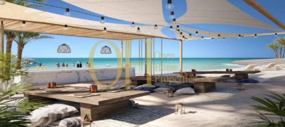 5 bedrooms Villa in Abu Dhabi, UAE No. 46680 3