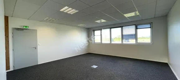 476m² Commercial property in Morhange, France No. 220199 14