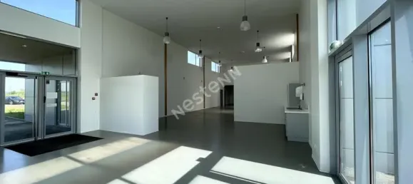 476m² Commercial property in Morhange, France No. 220199 4